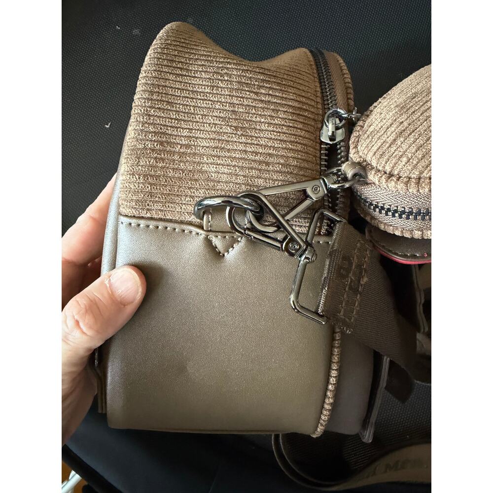Disney's Pirates of The Caribbean Davy Jones Loungefly Crossbody Backpack NWOT - Picture 8 of 8
